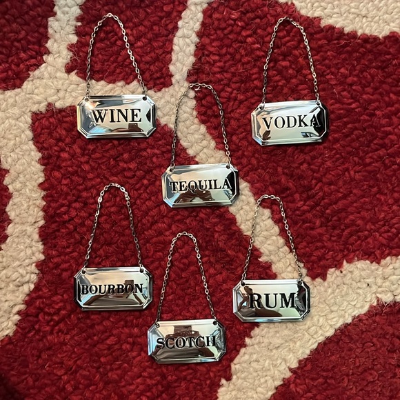 A 6 piece set of silver coated metal, liquor tags with matching chains. New! - Picture 3 of 5